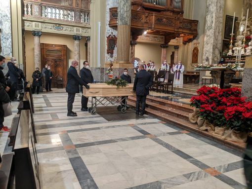 Saronno si ferma per l’addio ad Alessandro Bisi Saronno si ferma per l’addio ad Alessandro Bisi