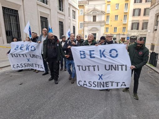 Foto di una delle manifestazioni dei lavoratori Beko di Cassinetta