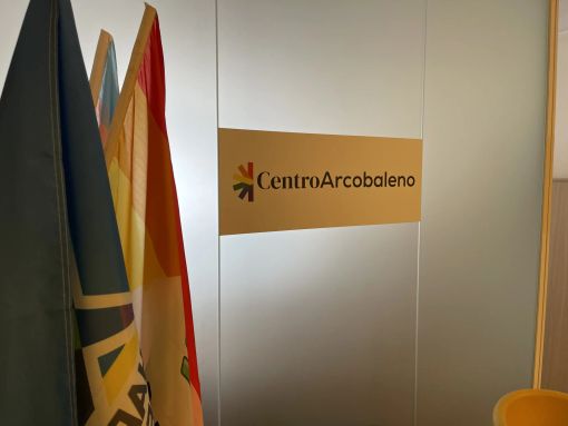 Sempre più richieste d’aiuto: il Centro Arcobaleno diventa presidio fondamentale contro solitudine e discriminazioni
