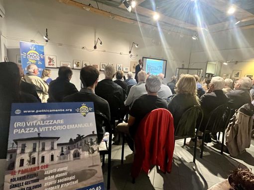 VIDEO.  «Basta deserto e pericoli,  piazza Vittorio Emanuele riparta dai bambini». Ma è  sempre il monumento a "scaldare" i bustocchi VIDEO.  «Basta deserto e pericoli,  piazza Vittorio Emanuele riparta dai bambini». Ma è  sempre il monumento a "scaldare" i bustocchi