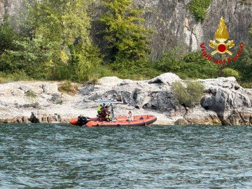 Giovane inabissatosi nel lago Maggiore, a Caldè un'altra giornata di ricerche senza esito