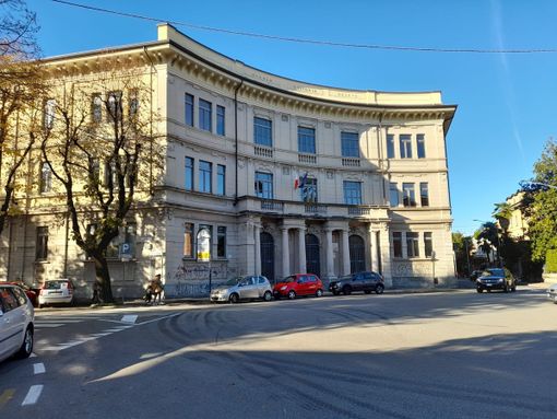 La sede del Ponti in piazza Giovine Italia