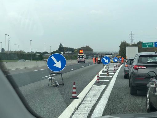 Proseguono i lavori e le chiusure notturne sull'autostrada A8 Proseguono i lavori e le chiusure notturne sull'autostrada A8