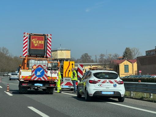 Altro incidente anche oggi sull'Autostrada dei Laghi: scontro tra una betoniera e un'auto
