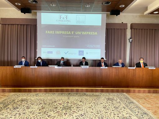 Le immagini del convegno "Fare impresa è un'impresa" alle Ville Ponti Le immagini del convegno "Fare impresa è un'impresa" alle Ville Ponti