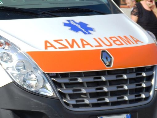 Incidente sulla strada dei frontalieri: due persone ferite e traffico rallentato