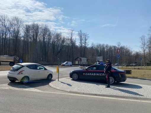 Cunardo, trovato con 30 dosi di cocaina in auto: clandestino arrestato ed espulso Cunardo, trovato con 30 dosi di cocaina in auto: clandestino arrestato ed espulso