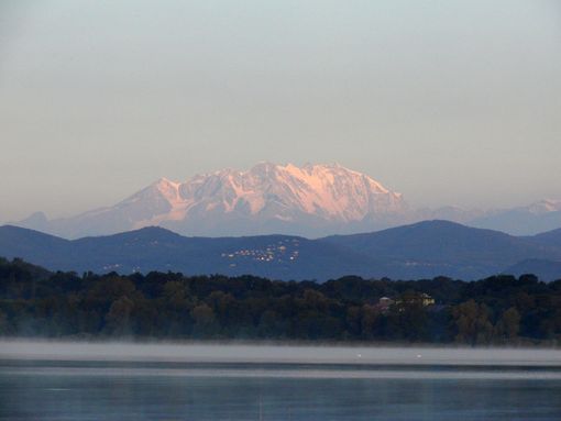La neve per ora resta lassù...