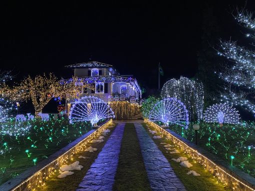 Lucine di Laveno, con il nuovo decreto anti Covid non cambia nulla. Già sold-out diverse date Lucine di Laveno, con il nuovo decreto anti Covid non cambia nulla. Già sold-out diverse date