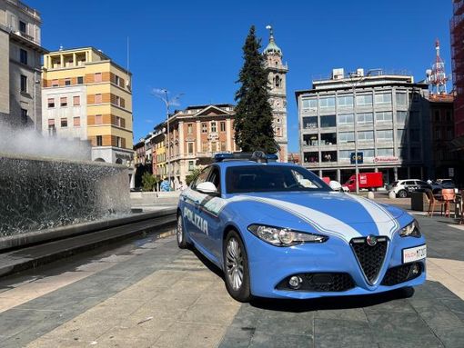 Ruba in un negozio di viale Belforte: egiziano arrestato in centro dalla polizia. Circolava con la carta d'identità del fratello incensurato e regolare