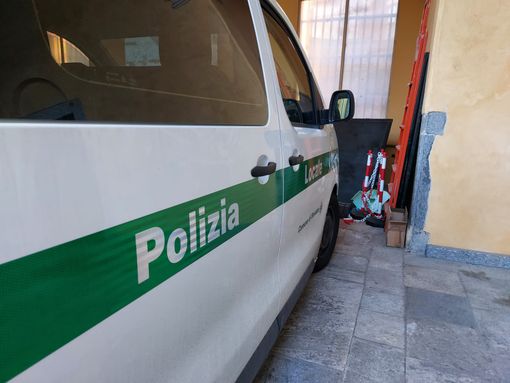 Litiga con la fidanzata e aggredisce gli agenti della polizia locale Litiga con la fidanzata e aggredisce gli agenti della polizia locale