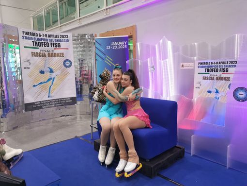 Martina Macchi e Aurora Servalli. Sotto, nella prima foto, Lucrezia Dal Toè Martina Macchi e Aurora Servalli. Sotto, nella prima foto, Lucrezia Dal Toè