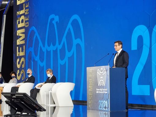 VIDEO E FOTO. Grassi all'assemblea di Univa: «Non nascondo un po' d'emozione, pronti a ripartire, cerchiamo alleati sognatori»