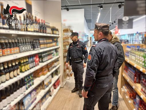 Birra alla cannabis, ma solo sull'etichetta: sequestrate 15mila bottiglie Birra alla cannabis, ma solo sull'etichetta: sequestrate 15mila bottiglie