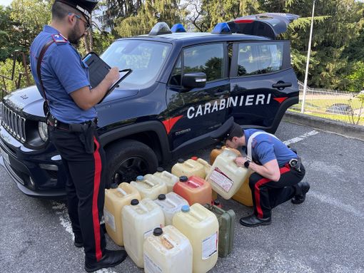 Carburante "spillato" dai camion in sosta: a Cunardo cinquantenne arrestato per furto Carburante "spillato" dai camion in sosta: a Cunardo cinquantenne arrestato per furto
