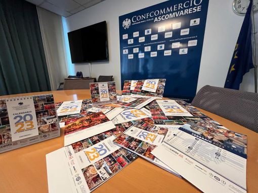 FOTO E VIDEO. Dalle lucine al falò, le tradizioni di Varese diventano un calendario