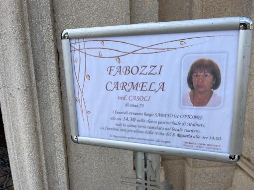Rose bianche e rosse per l'addio a Carmela Fabozzi: «Tutto questo dolore non abbia il sopravvento sulla speranza» Rose bianche e rosse per l'addio a Carmela Fabozzi: «Tutto questo dolore non abbia il sopravvento sulla speranza»