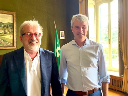 Galimberti aveva accolto così Bobo Maroni nel suo ufficio a Palazzo Estense all'inizio dello scorso luglio Galimberti aveva accolto così Bobo Maroni nel suo ufficio a Palazzo Estense all'inizio dello scorso luglio