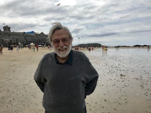 Gino Strada nella foto postata da Emergency
