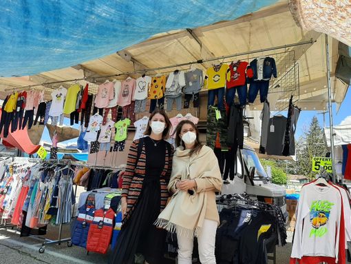 Primo giorno di “mercato diffuso” a Varese. Buona la prima in piazzale De Gasperi