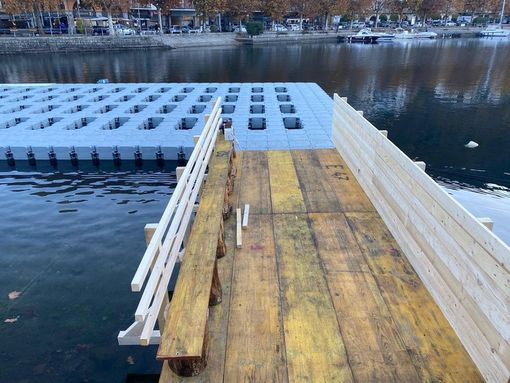 La passerella porterà i pattinatori sulla pista in mezzo al lago nel golfo di Omegna La passerella porterà i pattinatori sulla pista in mezzo al lago nel golfo di Omegna