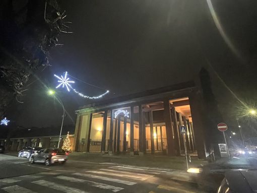 A Sant'Edoardo i negozianti come una grande famiglia: «Illuminiamo il rione insieme»