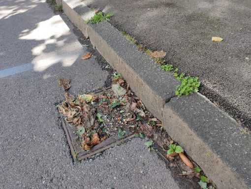 Strade allagate e tombini ostruiti, Civati: «Il problema vero è la rete fognaria sottodimensionata»