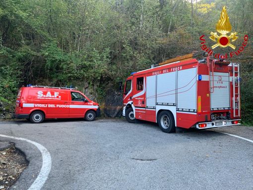 Malore in una stalla e una caduta in una scarpata nei boschi: doppio intervento dei soccorsi in zone impervie a Cuvio e Porto Valtravaglia Malore in una stalla e una caduta in una scarpata nei boschi: doppio intervento dei soccorsi in zone impervie a Cuvio e Porto Valtravaglia