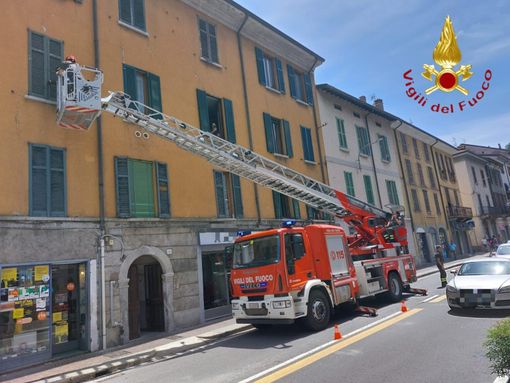 L'intervento di oggi dei vigili del fuoco di Como nell'abitazione di via Milano L'intervento di oggi dei vigili del fuoco di Como nell'abitazione di via Milano