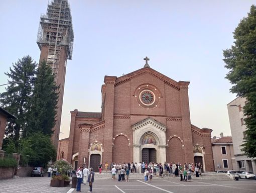 Castellanza, in tanti al rosario di Davide Gorla: «Gentile, disponibile, simpatico, elegante»