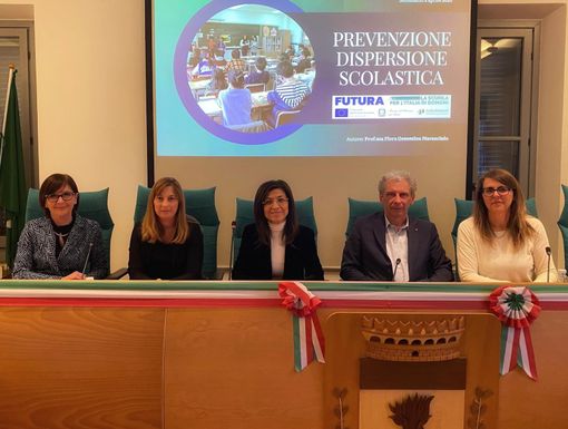 Ferno e Samarate unite contro la dispersione scolastica: un seminario di alto profilo Ferno e Samarate unite contro la dispersione scolastica: un seminario di alto profilo