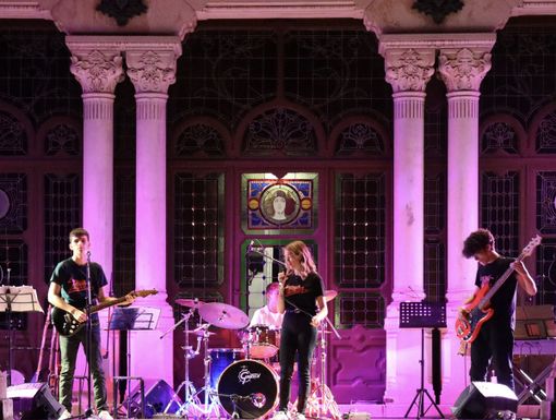 VIDEO. Concertare: quei giovanissimi che suonano insieme e lottano fianco a fianco VIDEO. Concertare: quei giovanissimi che suonano insieme e lottano fianco a fianco