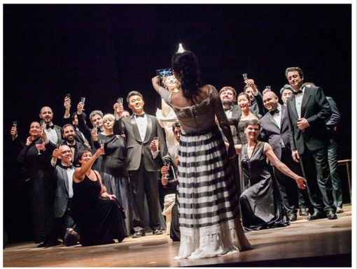 Il "Martedì Nero" dell'opera: la Traviata a Busto fa lo sconto in omaggio alla Prima della Scala Il "Martedì Nero" dell'opera: la Traviata a Busto fa lo sconto in omaggio alla Prima della Scala