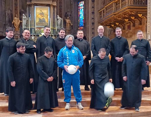La Nazionale calcio sacerdoti fa ritiro fisico e spirituale nell'Alto Milanese