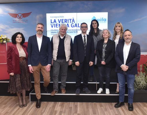 Da sinistra: Desdemona Oliva, direttore ricerca e sviluppo Alfa; Stefano Cattorini e Paolo Broglio, biologi; Paolo Mazzucchelli, presidente Alfa; Laura Fazzini, giornalista; Aurora Magni, docente Liuc; Debora Banfi, direttore Alfa Notizie; Michele Falcone, direttore generale Alfa Da sinistra: Desdemona Oliva, direttore ricerca e sviluppo Alfa; Stefano Cattorini e Paolo Broglio, biologi; Paolo Mazzucchelli, presidente Alfa; Laura Fazzini, giornalista; Aurora Magni, docente Liuc; Debora Banfi, direttore Alfa Notizie; Michele Falcone, direttore generale Alfa