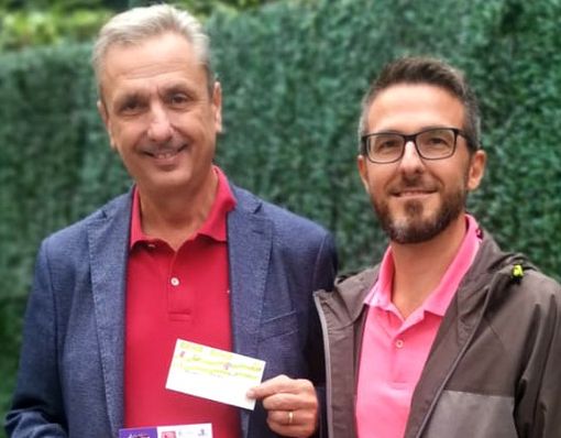 Il sindaco, Pietro Ottaviani, e Alan Menesatti (Vivi Cassano) - Foto dalla pagina Fb di Vivi Cassano Il sindaco, Pietro Ottaviani, e Alan Menesatti (Vivi Cassano) - Foto dalla pagina Fb di Vivi Cassano