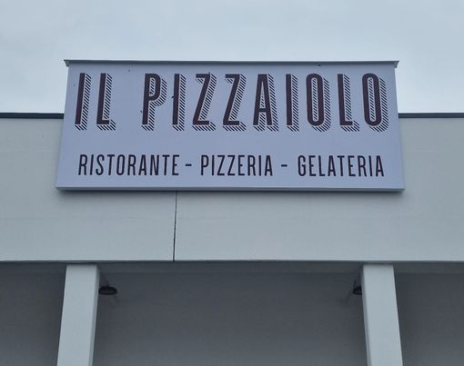 A Busto Arsizio sarà amore a prima fetta. Tutto pronto per l'inaugurazione de “Il Pizzaiolo” A Busto Arsizio sarà amore a prima fetta. Tutto pronto per l'inaugurazione de “Il Pizzaiolo”