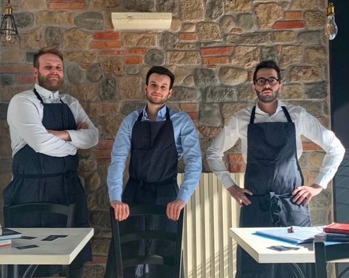 Tre amici e tre soci del Buar Bistrot: da sinistra Jacopo Castelletta, Daniele Pezzoni e Manuel Deretti