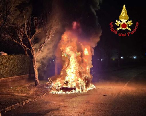 L'intervento dei vigili del fuoco a Busto