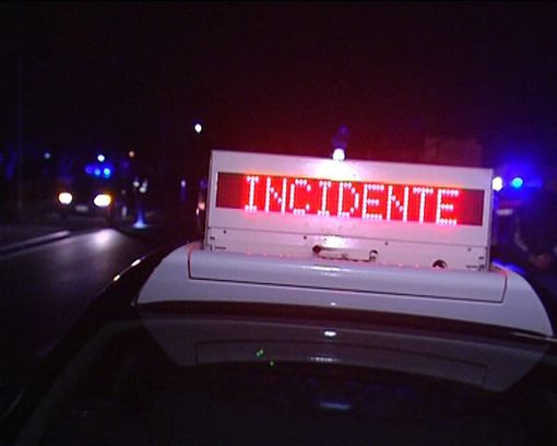 Incidente nella notte in Autolaghi: in ospedale un giovane di 24 anni Incidente nella notte in Autolaghi: in ospedale un giovane di 24 anni