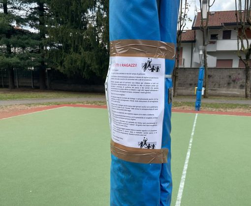 Olgiate, rubata la rete del campo di pallavolo. Il sindaco scrive ai ragazzi: «Restituitela»