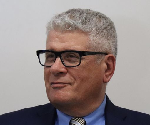 Roberto Pompa, presidente del Gruppo Legno. Sotto Simone Fogliani