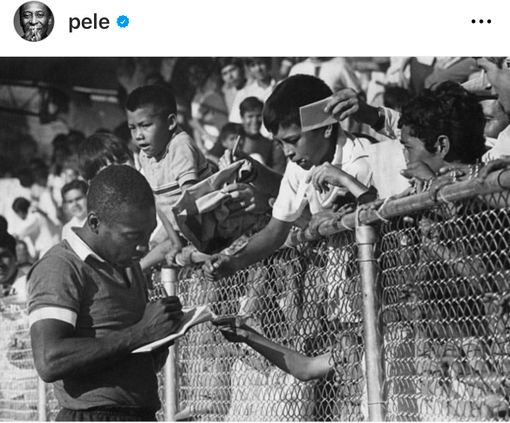 Pelé ai Mondiali del '70 - foto dal suo profilo Instagram Pelé ai Mondiali del '70 - foto dal suo profilo Instagram