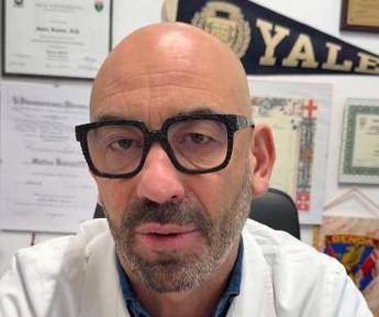 Bassetti di nuovo contro Belen, nel mirino una 'cura anti-age' Bassetti di nuovo contro Belen, nel mirino una 'cura anti-age'