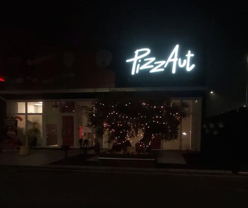 PizzAut, la fiducia è stata ricompensata: «Si sono presentati i clienti che non avevano pagato. E hanno lasciato pure i cioccolatini per i ragazzi»