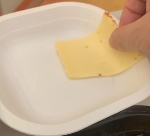 La porzione di formaggio che la degente &quot;Anna&quot; ha voluto immortalare
