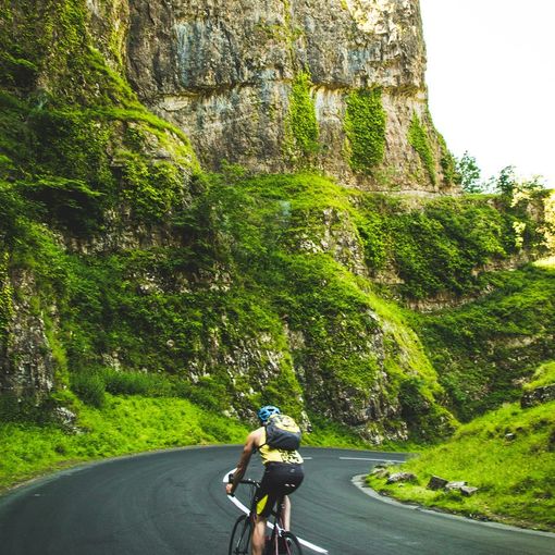 Esplorare i sentieri con la bici ideale: Una guida alle mountain bike