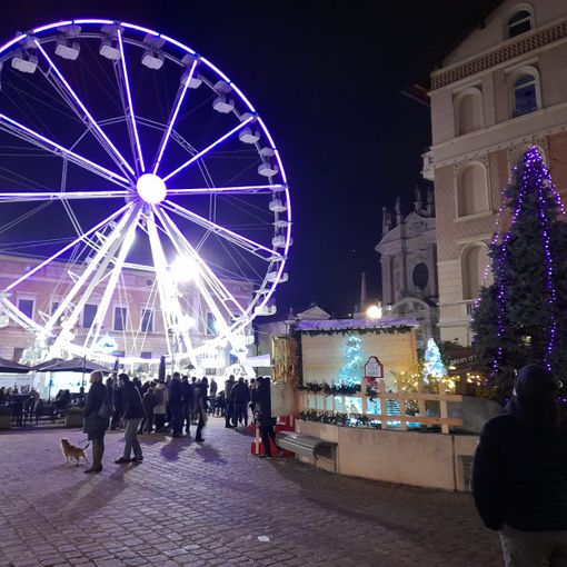 Il Natale conquista il centro di Busto