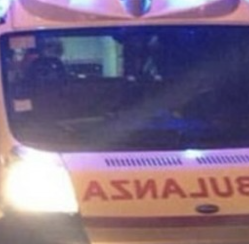 Scontro nella notte, quattro giovani soccorsi a Cassano Magnago