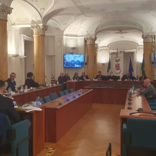 Provincia, primo via libera al bilancio. Passano anche diverse mozioni della minoranza